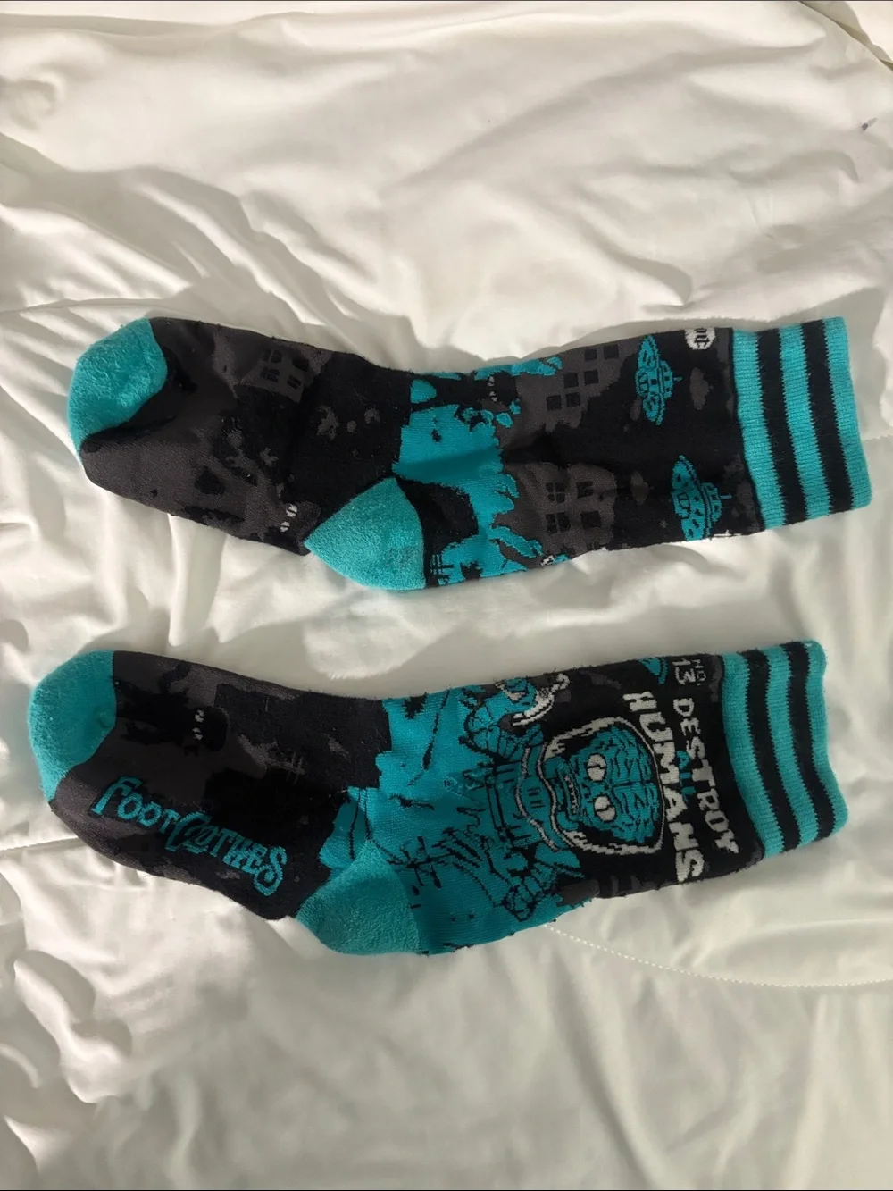 Black & Teal 'Destroy All Humans' Alien Graphic Crew Socks by